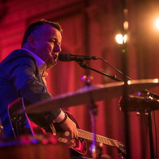 Philipp Fankhausser singt an den Giessbach Sessions im Grandhotel Giessbach