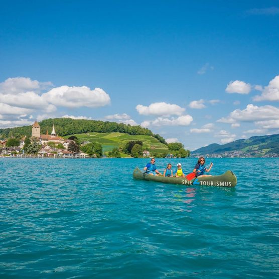 Familienausflug mit dem Kanu in der Spiezer Bucht