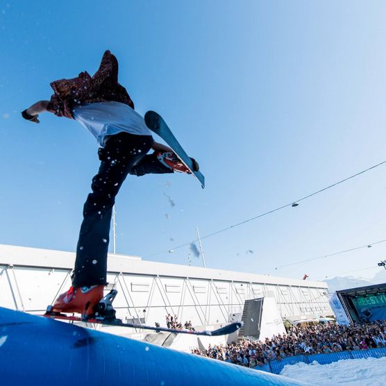 Skistunt am Freestyle Roots in Thun