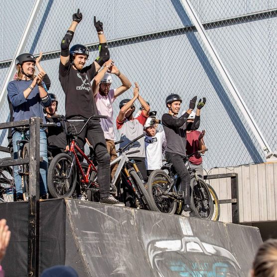 Applaus für die Biker am Freestyle Roots in Thun