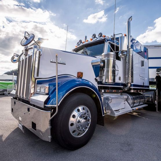 Lastwagen am Internationalen Trucker & Country-Festival in Interlaken